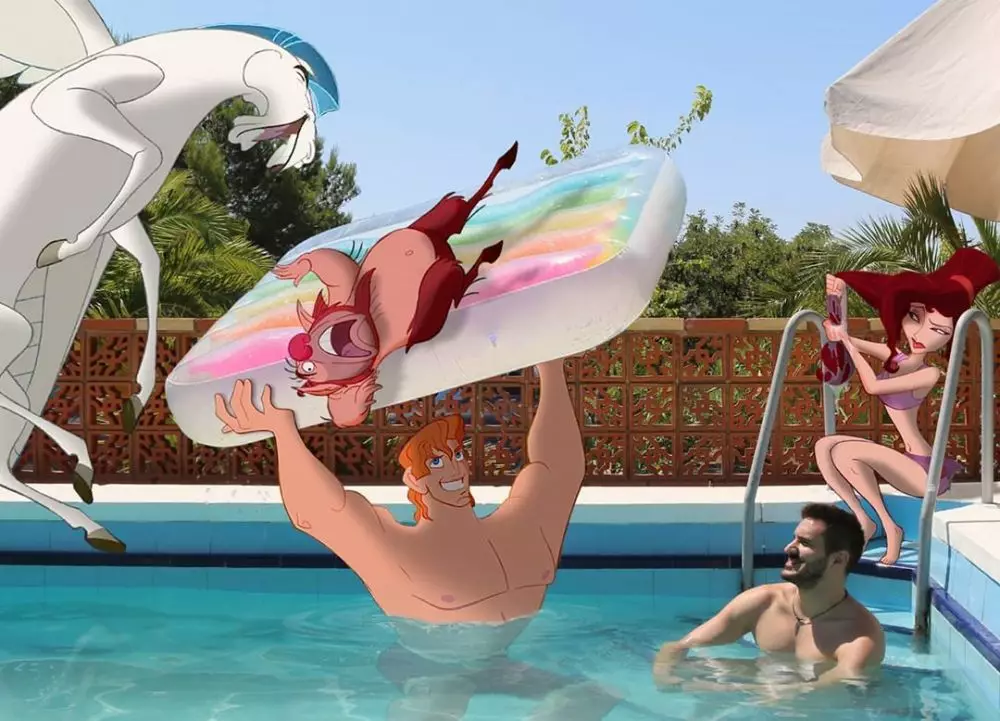 pria bareng karakter Disney © 2020 brilio.net