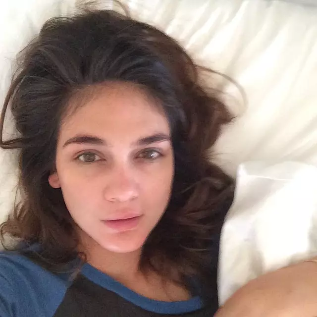 Tampil dengan rambut acak-acakan © 2020 brilio.net