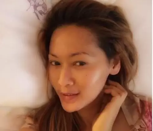 Tampil dengan rambut acak-acakan © 2020 brilio.net