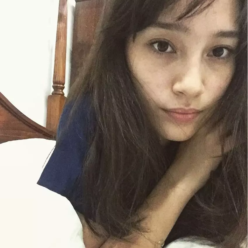 Tampil dengan rambut acak-acakan © 2020 brilio.net