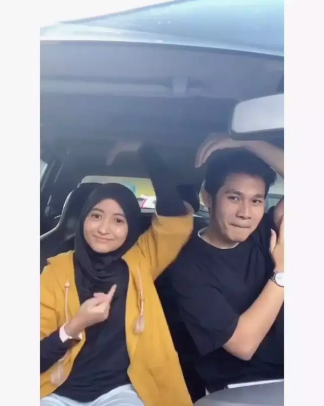 potret mesra komedian wanita dan pasangan © 2020 Instagram