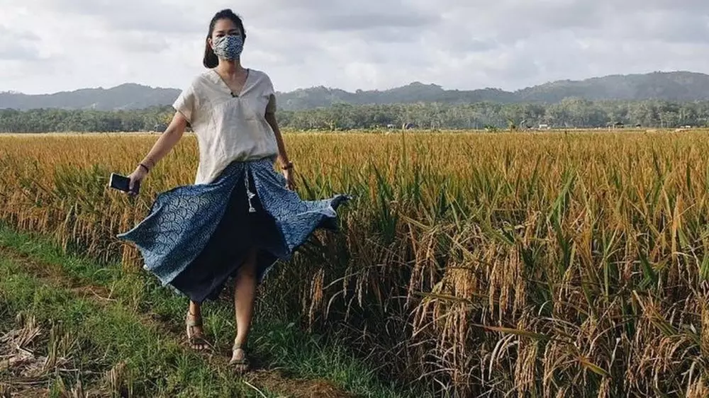 prisia panen di sawah Instagram