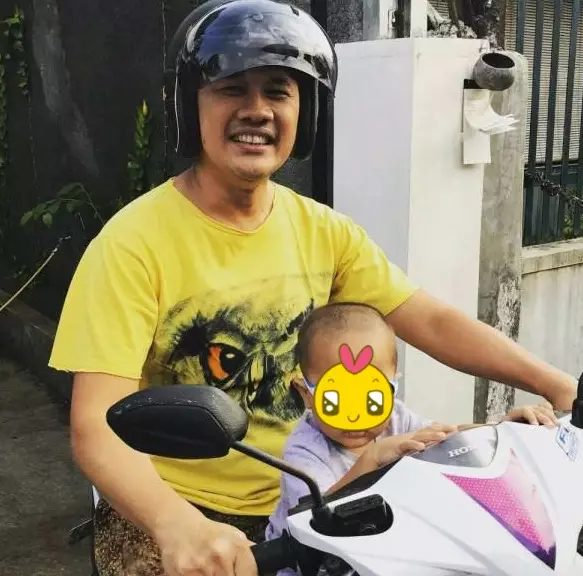 Seleb boncengin anak © 2020 brilio.net Seleb boncengin anak © 2020 brilio.net