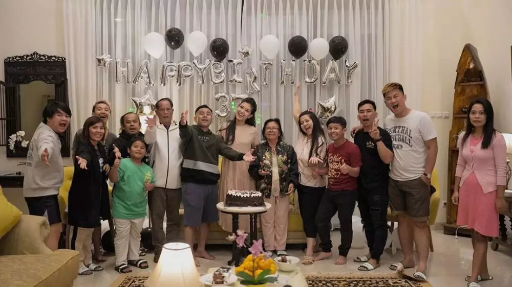 Duma Riris ultah ke-37 Instagram