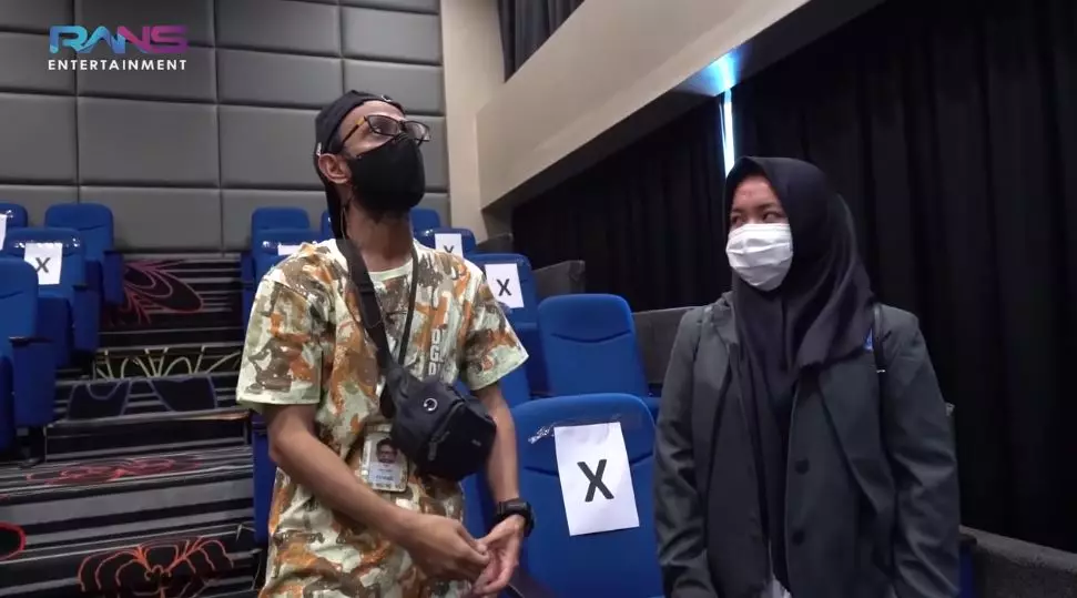 Momen Lala pergi ke kampus  YouTube