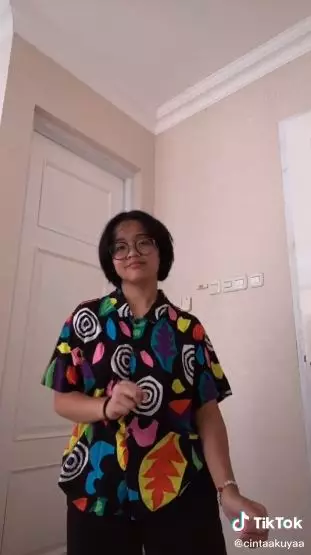 Cinta Kuya potong pendek Berbagai sumber