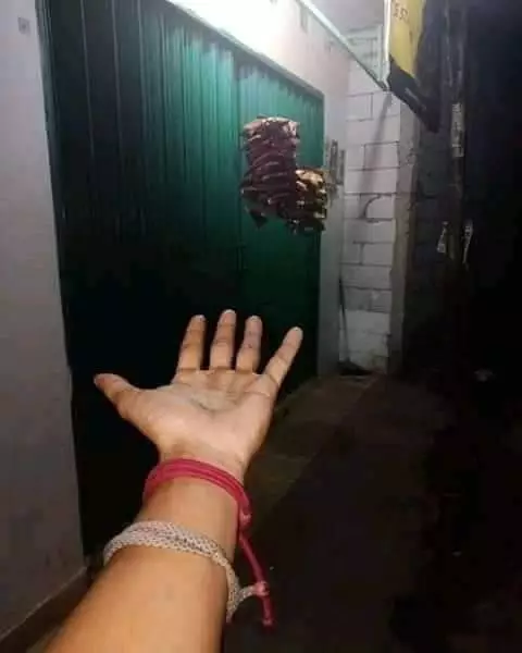 Potret warung nyeleneh di indonesia Twitter