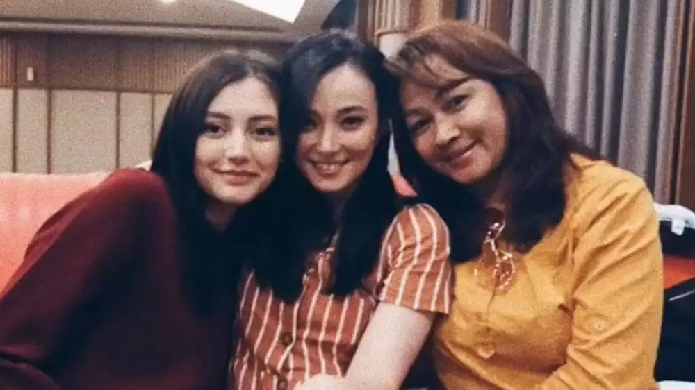 Adik asmirandah bareng Berbagai sumber Adik asmirandah bareng Berbagai sumber
