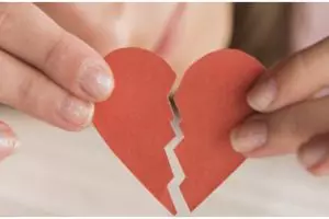 85 Kata-kata bijak cinta tak direstui, tegar hadapi kenyataan