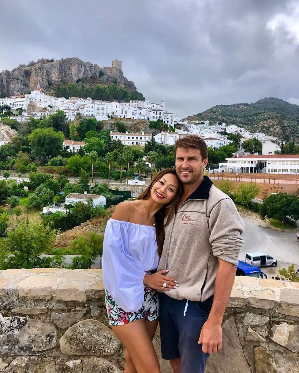 Potret kemesraan Indah Kalalo dan suami © 2020 brilio.net Potret kemesraan Indah Kalalo dan suami © 2020 brilio.net