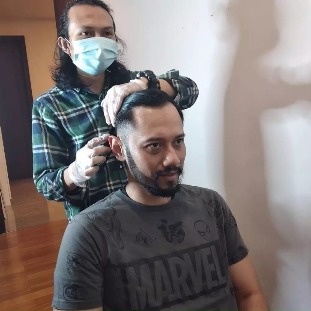 Potret AHY potong rambut Berbagai sumber