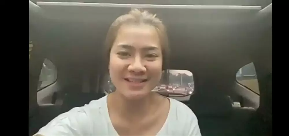 Chelsea umumkan jenis kelamin anak kedua © 2020 brilio.net YouTube Chelsea umumkan jenis kelamin anak kedua © 2020 brilio.net YouTube