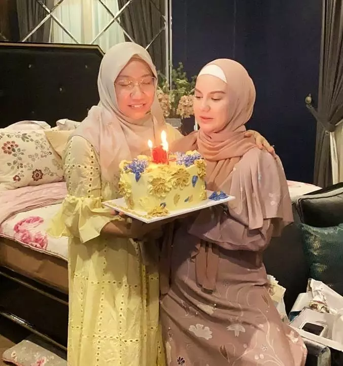 Potret Irish Bella dan ibu © 2020 brilio.net Instagram Potret Irish Bella dan ibu © 2020 brilio.net Instagram