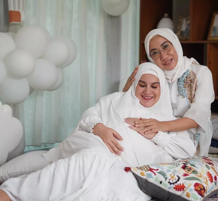 Potret Irish Bella dan ibu © 2020 brilio.net Instagram Potret Irish Bella dan ibu © 2020 brilio.net Instagram