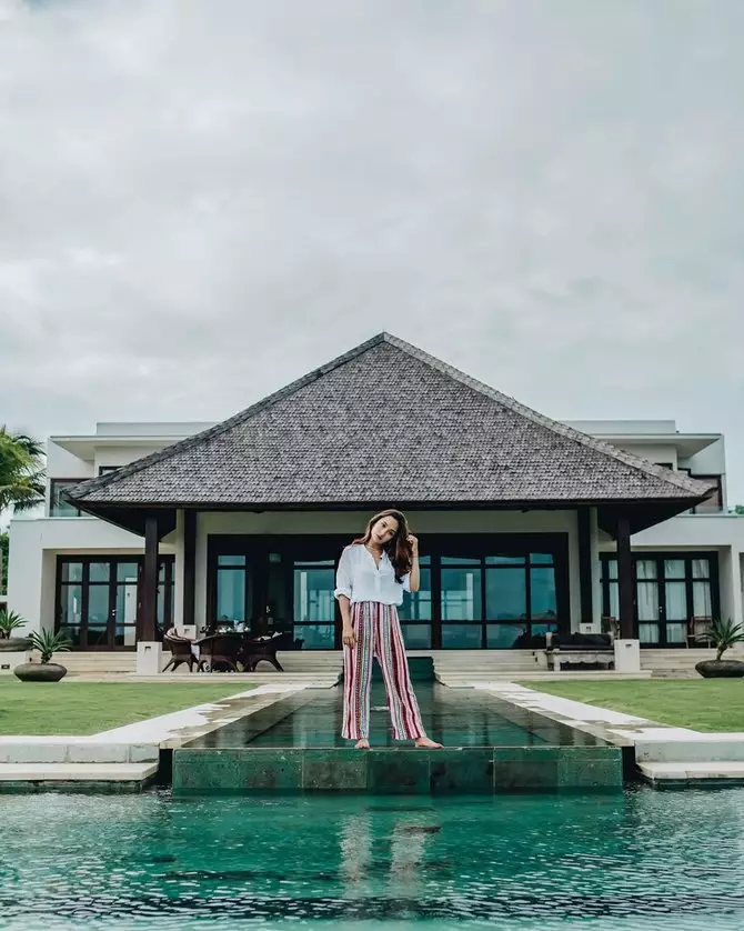 potret terbaru naomi zaskia sule Berbagai sumber potret terbaru naomi zaskia sule Berbagai sumber