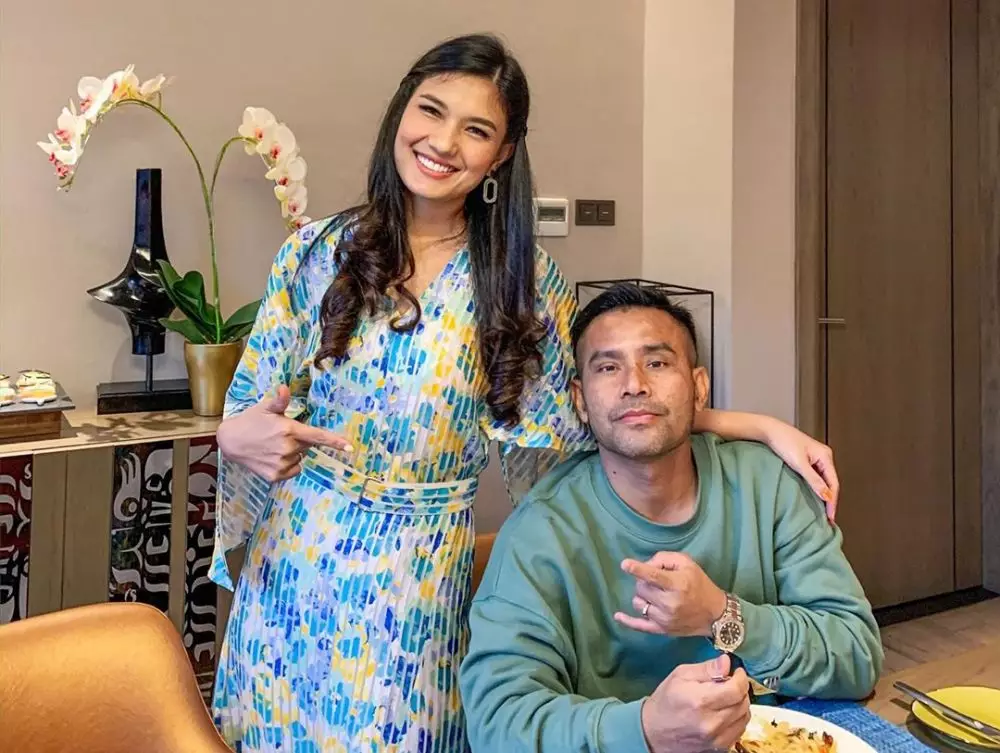 Potret cantik Duma Riris di usia 36 tahun © 2020 brilio.net Potret cantik Duma Riris di usia 36 tahun © 2020 brilio.net