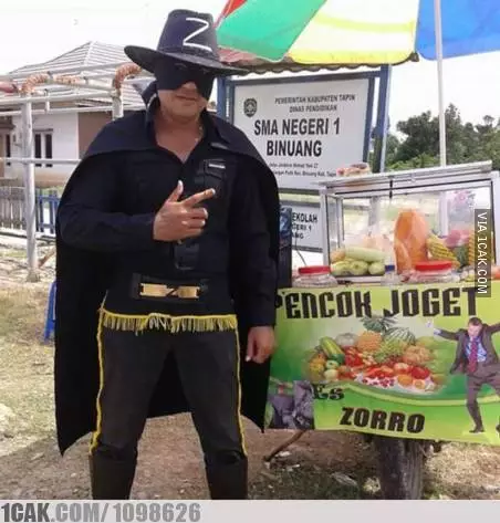 potret lucu bapak bapak jualan Berbagai Sumber