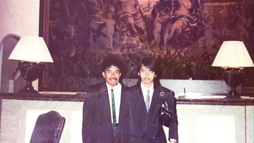 Potret lawas Dewa Budjana Instagram