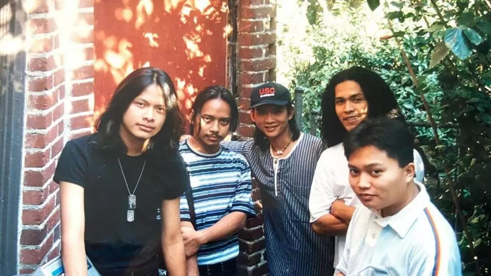 Potret lawas Dewa Budjana Instagram