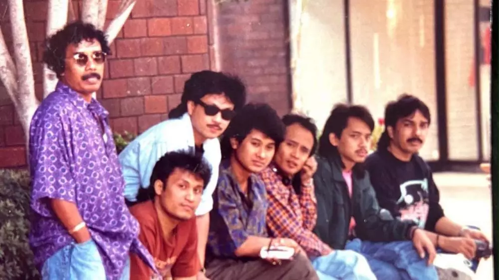 Potret lawas Dewa Budjana Instagram