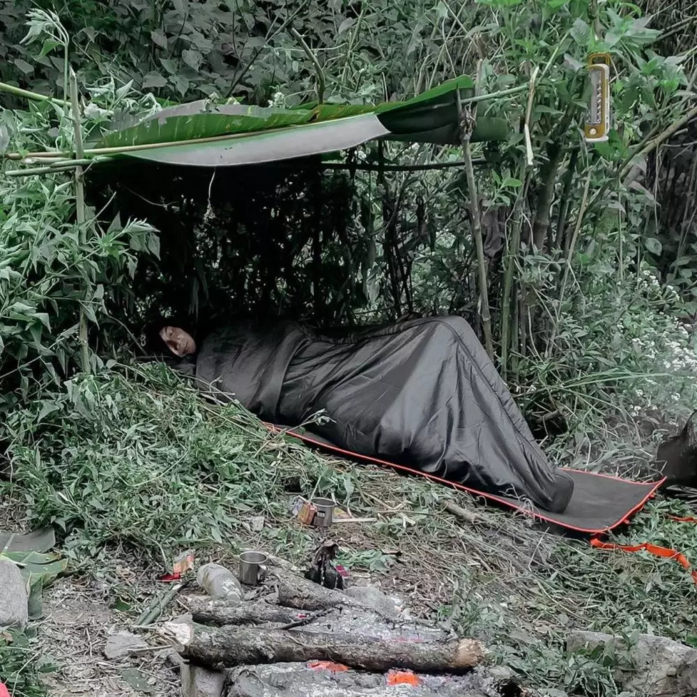 Anji dan keluarga di gunung © 2020 brilio.net