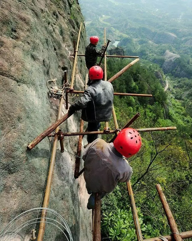 aksi totalitas tukang bangunan Berbagai Sumber