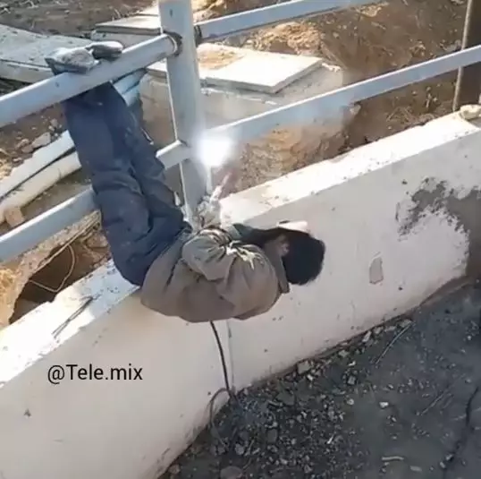 aksi totalitas tukang bangunan Berbagai Sumber