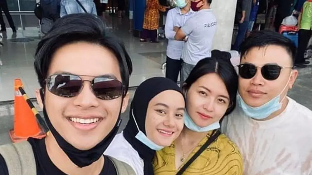 rey mbayang ketemu kakak Berbagai sumber