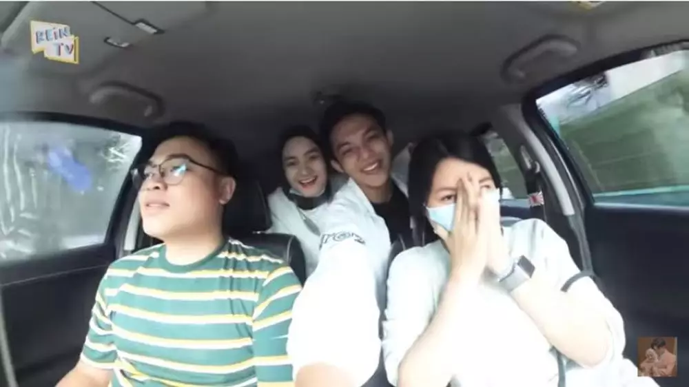 rey mbayang ketemu kakak Berbagai sumber