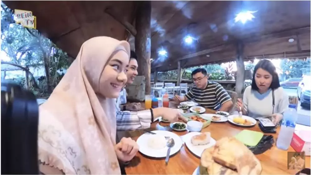 rey mbayang ketemu kakak Berbagai sumber