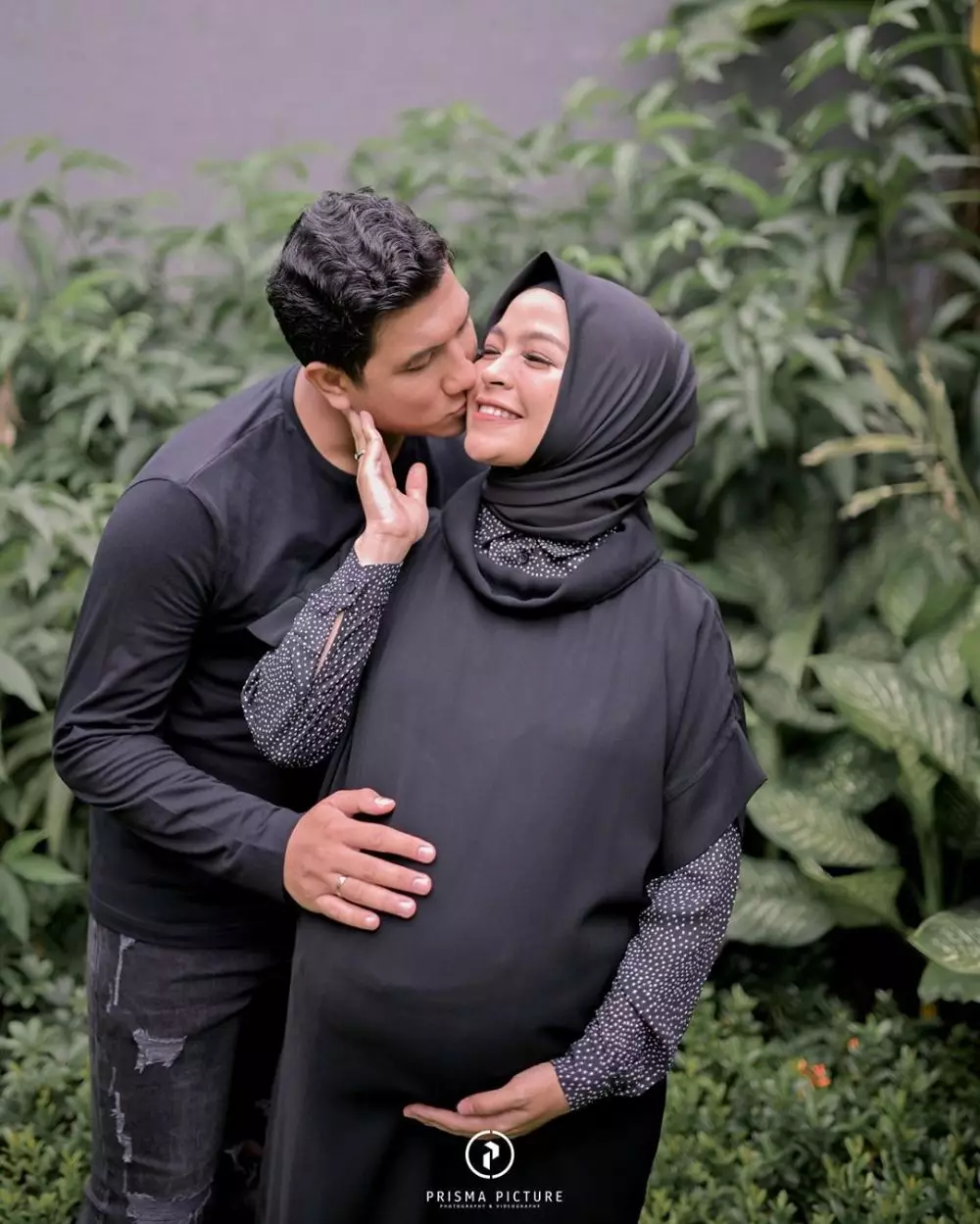 Potret maternity seleb di rumah  Instagram Potret maternity seleb di rumah  Instagram