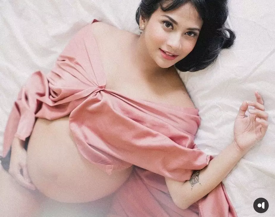 Potret maternity seleb di rumah  Instagram Potret maternity seleb di rumah  Instagram