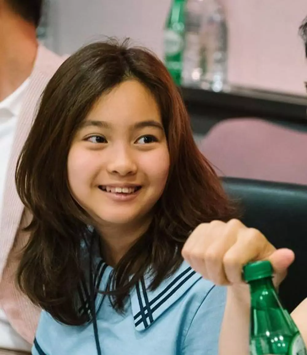 Potret terbaru Kal Sowon berbagai sumber Potret terbaru Kal Sowon berbagai sumber