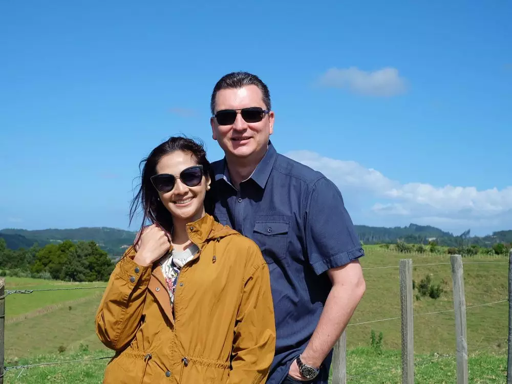 potret harmonis maudy dan suami © 2020 Instagram