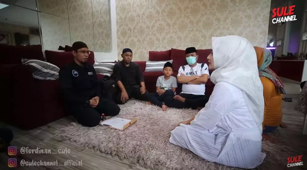 alasan Nathalie mualaf berbagai sumber