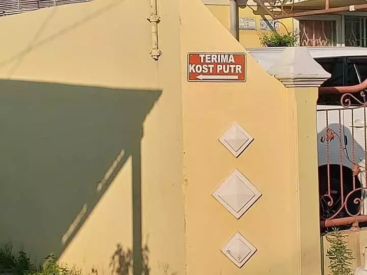 Terima kos absurd Berbagai sumber