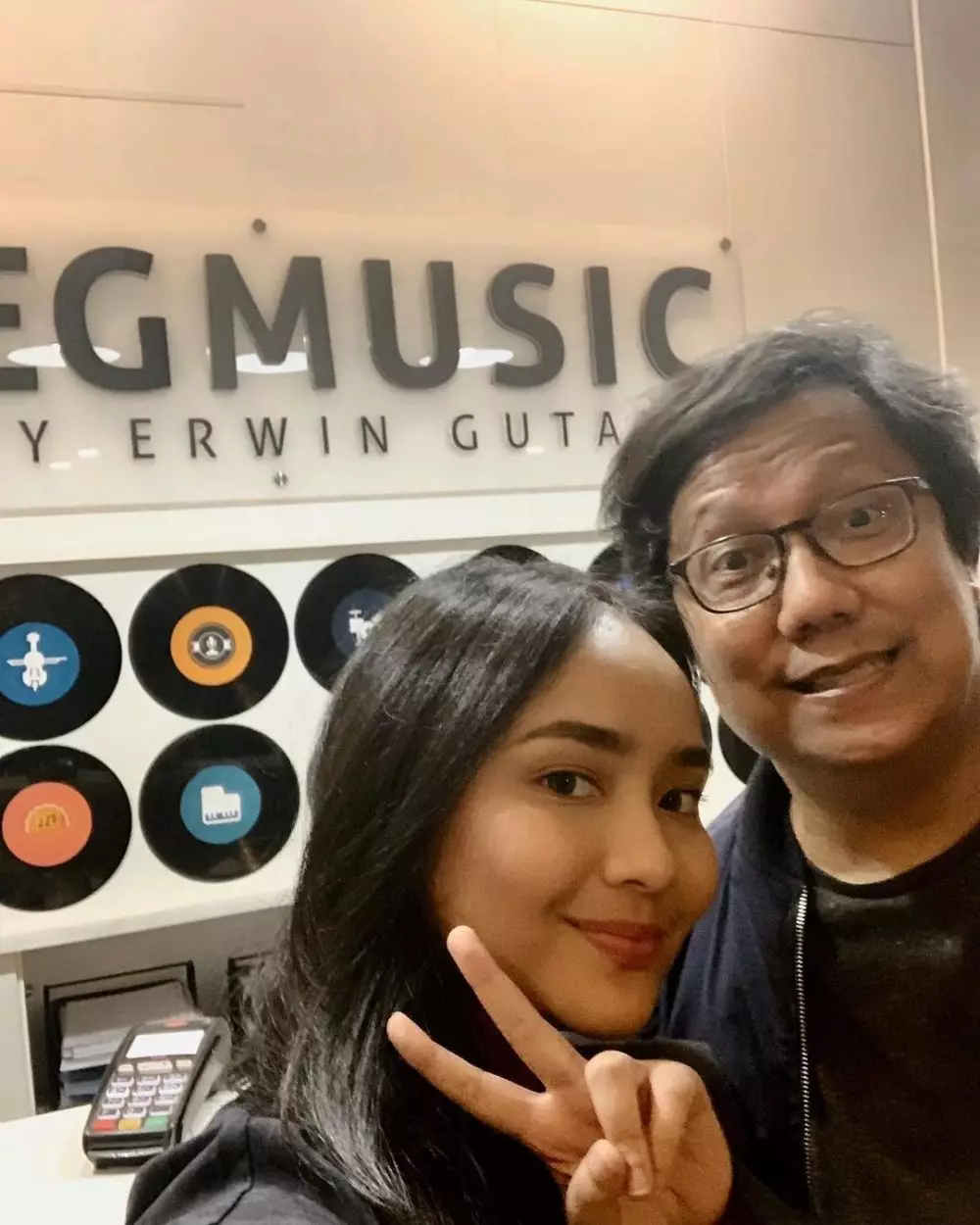 jarang terdengar kabar gita gutawa Berbagai sumber