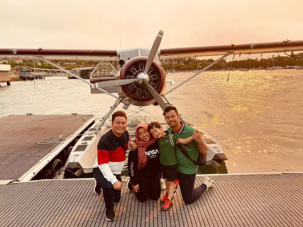 hadiah untuk Lala berbagai sumber