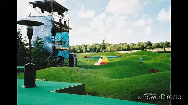 teletubbies behind Berbagai sumber