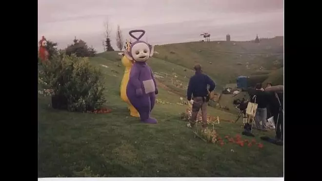 teletubbies behind Berbagai sumber