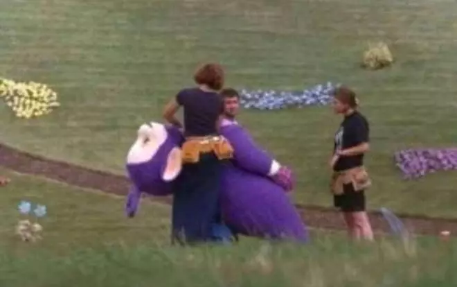 teletubbies behind Berbagai sumber