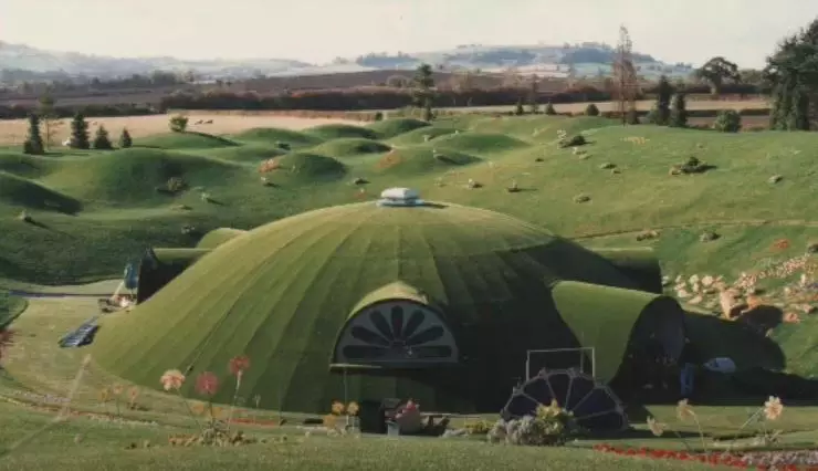 teletubbies behind Berbagai sumber