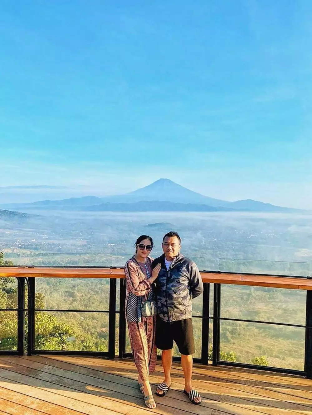 Gaya keluarga seleb liburan ke Magelang berbagai sumber