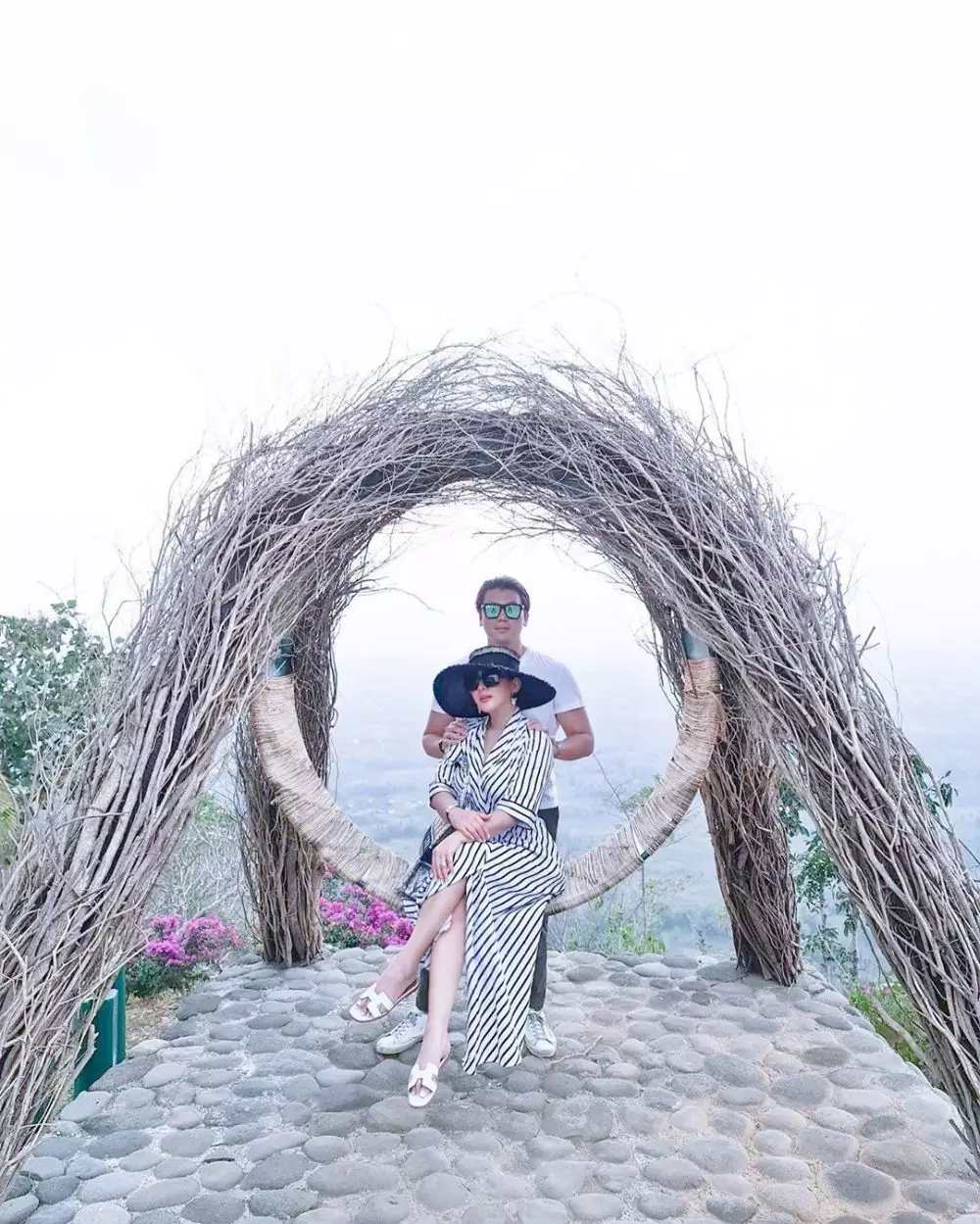 Gaya keluarga seleb liburan ke Magelang berbagai sumber