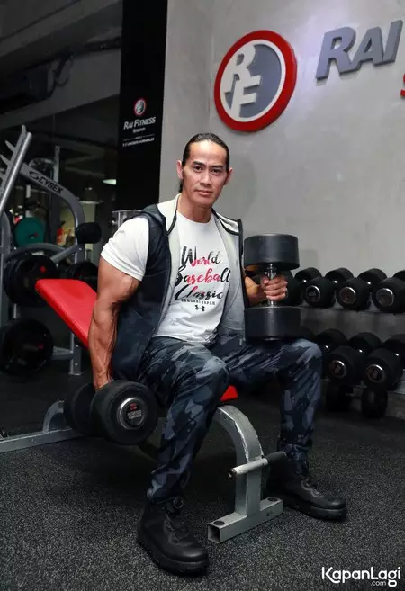 kesibukan dan bisnis ade rai kapanlagi.com kesibukan dan bisnis ade rai kapanlagi.com