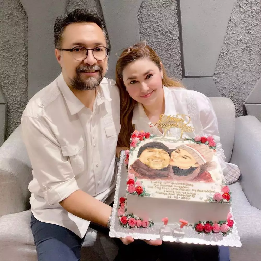 Potret mesra Nia dan Ari Instagram