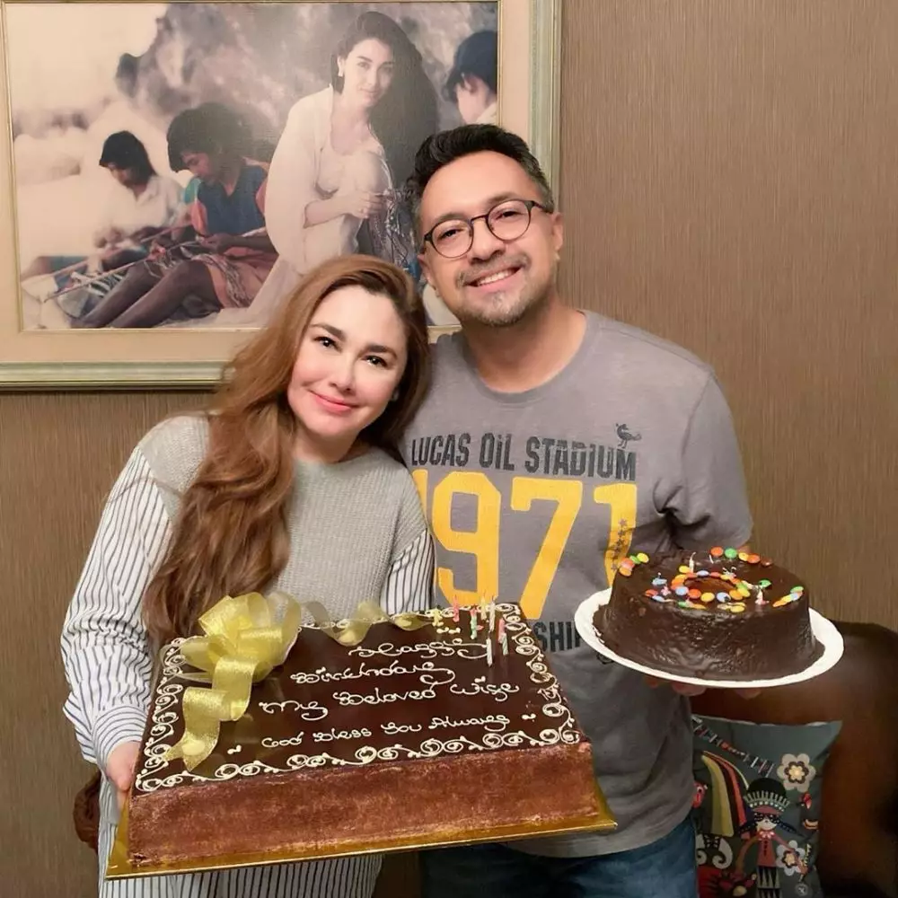 Potret mesra Nia dan Ari Instagram