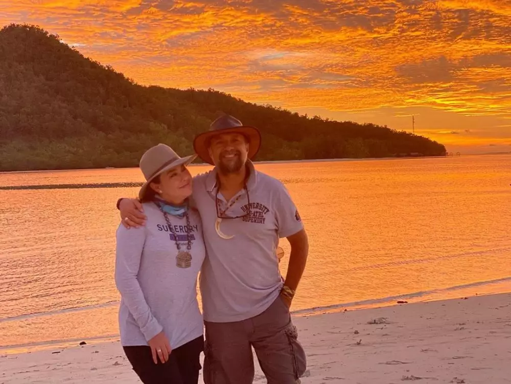 Potret mesra Nia dan Ari Instagram