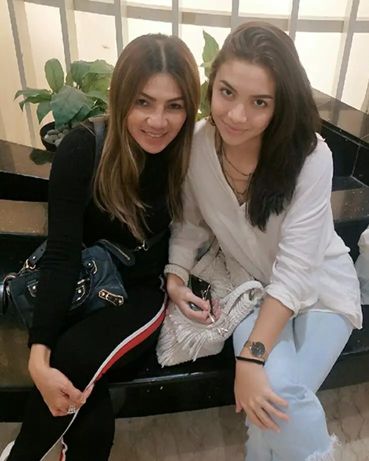 Potret kompak pesinetron & sang ibu Instagram