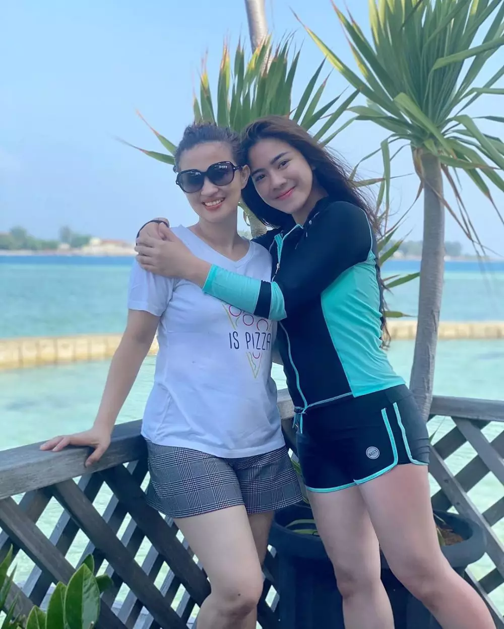 Potret kompak pesinetron & sang ibu Instagram